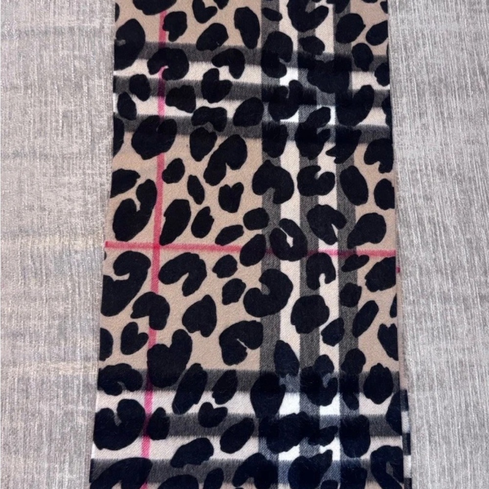 Burberry Scarf - Picture 2 of 6